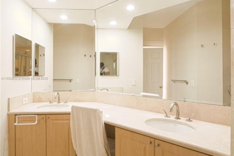 Apartment in Aventura, Florida 2 bedrooms, 110.65 sq.m. № 1888976 - photo 16
