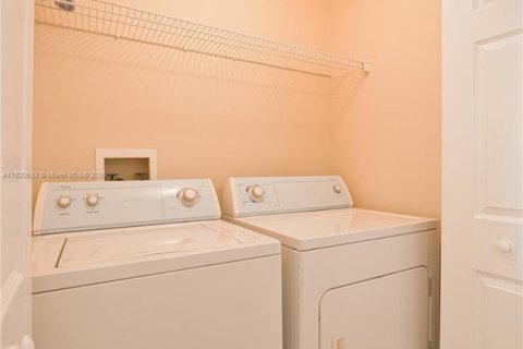 Apartamento en alquiler en Aventura, Florida, 2 dormitorios, 110.65 m2 № 1888976 - foto 19