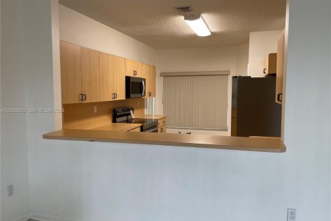 Touwnhouse à louer à Davie, Floride: 3 chambres, 148.83 m2 № 2276389 - photo 8