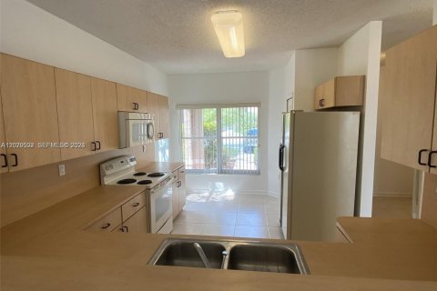 Touwnhouse à louer à Davie, Floride: 3 chambres, 148.83 m2 № 2276389 - photo 7