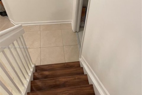 Touwnhouse à louer à Davie, Floride: 3 chambres, 148.83 m2 № 2276389 - photo 12