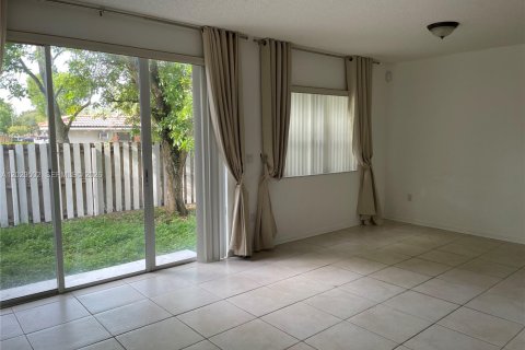 Touwnhouse à louer à Davie, Floride: 3 chambres, 148.83 m2 № 2276389 - photo 21