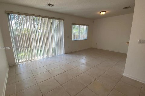 Touwnhouse à louer à Davie, Floride: 3 chambres, 148.83 m2 № 2276389 - photo 9