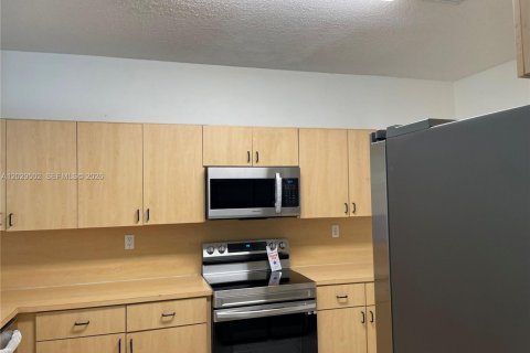 Touwnhouse à louer à Davie, Floride: 3 chambres, 148.83 m2 № 2276389 - photo 24