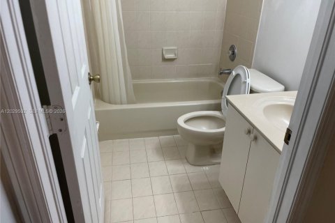 Touwnhouse à louer à Davie, Floride: 3 chambres, 148.83 m2 № 2276389 - photo 18
