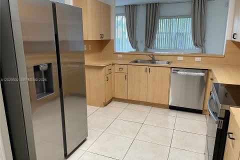 Touwnhouse à louer à Davie, Floride: 3 chambres, 148.83 m2 № 2276389 - photo 4