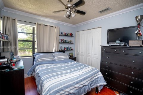 Villa ou maison à vendre à Miami, Floride: 4 chambres, 180.14 m2 № 2058481 - photo 29