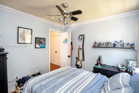 Villa ou maison à vendre à Miami, Floride: 4 chambres, 180.14 m2 № 2058481 - photo 30