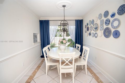 Villa ou maison à vendre à Miami, Floride: 4 chambres, 180.14 m2 № 2058481 - photo 10