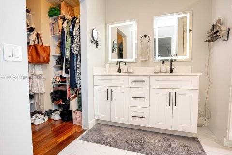 Villa ou maison à vendre à Miami, Floride: 4 chambres, 180.14 m2 № 2058481 - photo 26