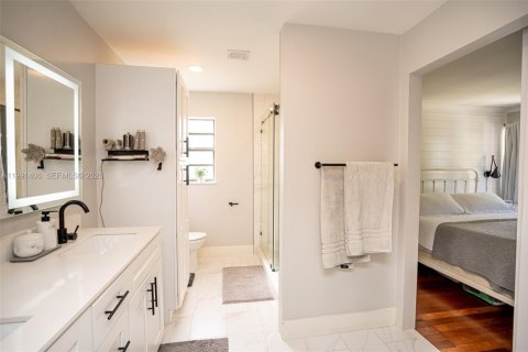 Villa ou maison à vendre à Miami, Floride: 4 chambres, 180.14 m2 № 2058481 - photo 21