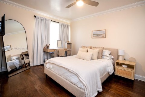 Villa ou maison à vendre à Miami, Floride: 4 chambres, 180.14 m2 № 2058481 - photo 27