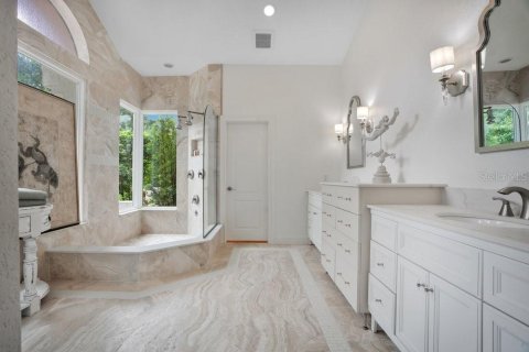 House in Windermere, Florida 4 bedrooms, 306.3 sq.m. № 2195911 - photo 28