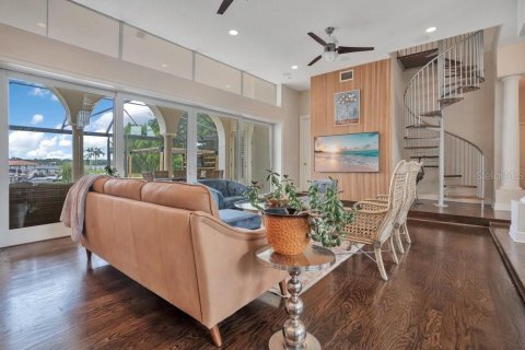 House in Windermere, Florida 4 bedrooms, 306.3 sq.m. № 2195911 - photo 6