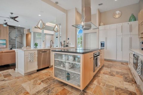 House in Windermere, Florida 4 bedrooms, 306.3 sq.m. № 2195911 - photo 16