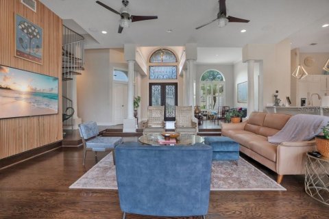 House in Windermere, Florida 4 bedrooms, 306.3 sq.m. № 2195911 - photo 10