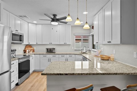 House in Saint Pete Beach, Florida 3 bedrooms, 230.96 sq.m. № 1902991 - photo 14