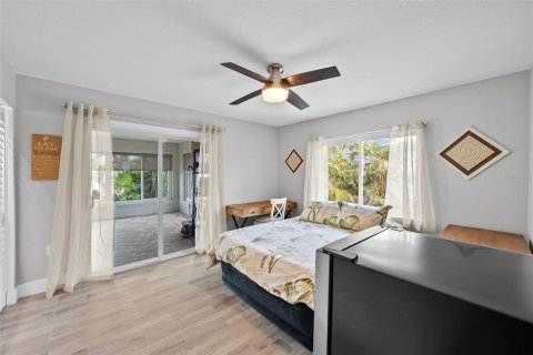 House in Saint Pete Beach, Florida 3 bedrooms, 230.96 sq.m. № 1902991 - photo 17