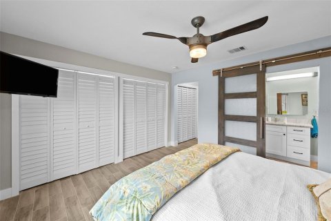 House in Saint Pete Beach, Florida 3 bedrooms, 230.96 sq.m. № 1902991 - photo 23
