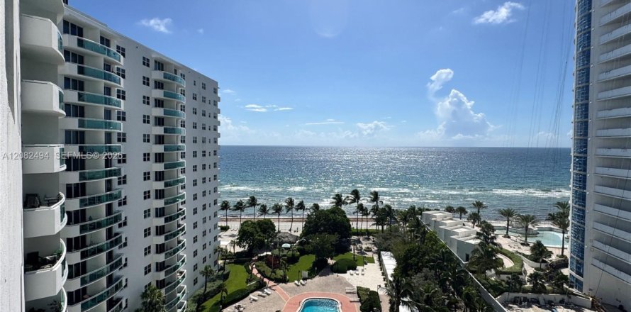 Condo à Hollywood, Floride, 2 chambres  № 2346821