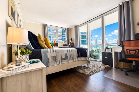 Copropriété à louer à Hollywood, Floride: 2 chambres, 108.7 m2 № 2346821 - photo 11
