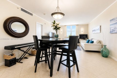 Copropriété à louer à Hollywood, Floride: 2 chambres, 108.7 m2 № 2346821 - photo 5