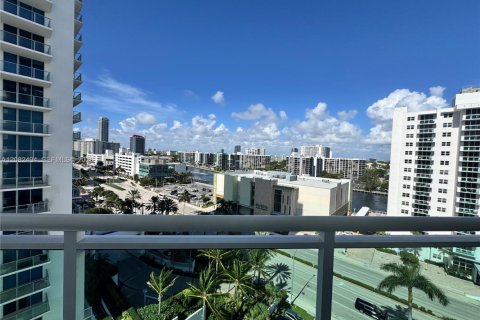 Copropriété à louer à Hollywood, Floride: 2 chambres, 108.7 m2 № 2346821 - photo 20