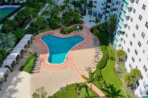Copropriété à louer à Hollywood, Floride: 2 chambres, 108.7 m2 № 2346821 - photo 28