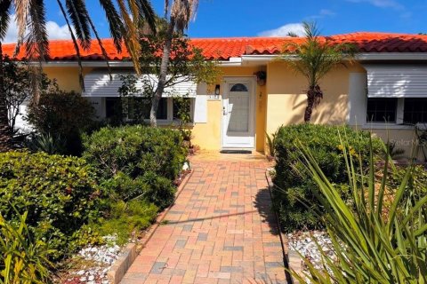 Villa ou maison à Saint Pete Beach, Floride 2 chambres, 106.19 m2 № 2429332