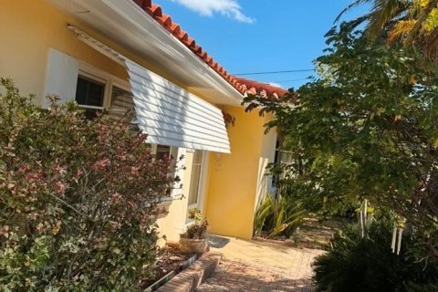 Villa ou maison à vendre à Saint Pete Beach, Floride: 2 chambres, 106.19 m2 № 2429332 - photo 14