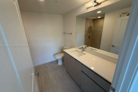 Снять в аренду кондоминиум в Орландо, Флорида 2 спальни, 95.04м2, № 2048109 - фото 4