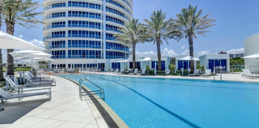 Condominio en Fort Lauderdale, Florida, 3 dormitorios № 1863421