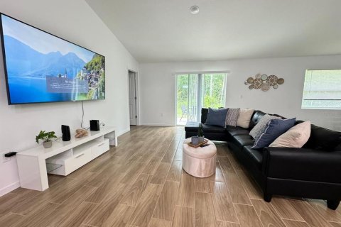 Casa en alquiler en Poinciana, Florida, 4 dormitorios, 162.3 m2 № 1849592 - foto 5