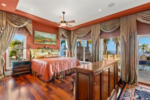 House in Tierra Verde, Florida 4 bedrooms, 514.21 sq.m. № 1534452 - photo 28