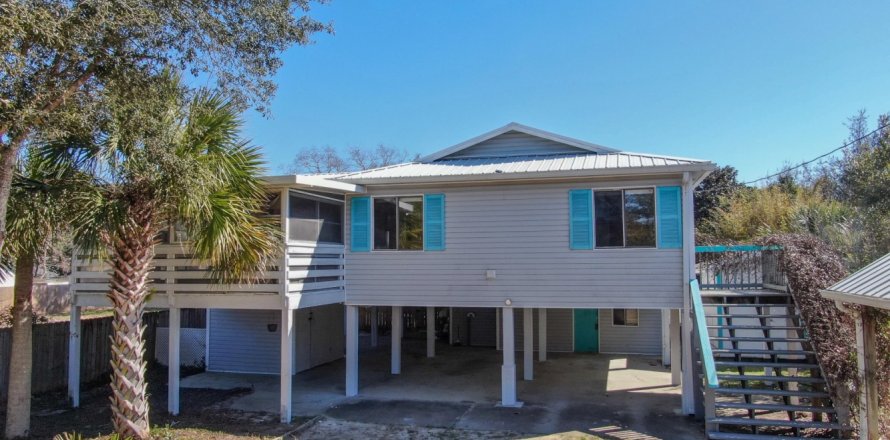 House in Panama City Beach, Florida 4 bedrooms, 168.43 sq.m. № 559521