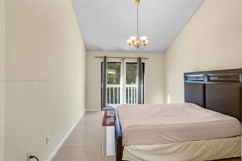 Купить таунхаус в Норт-Лодердейл, Флорида 3 спальни, 124.12м2, № 2059769 - фото 24