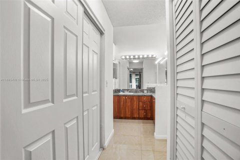 Купить таунхаус в Норт-Лодердейл, Флорида 3 спальни, 124.12м2, № 2059769 - фото 27