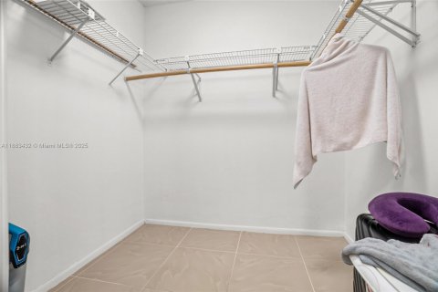 Купить таунхаус в Норт-Лодердейл, Флорида 3 спальни, 124.12м2, № 2059769 - фото 20