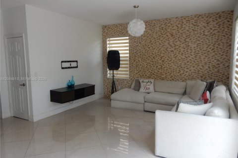 Villa ou maison à vendre à Doral, Floride: 5 chambres, 264.77 m2 № 2068489 - photo 13