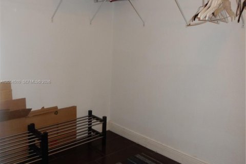 Villa ou maison à vendre à Doral, Floride: 5 chambres, 264.77 m2 № 2068489 - photo 17