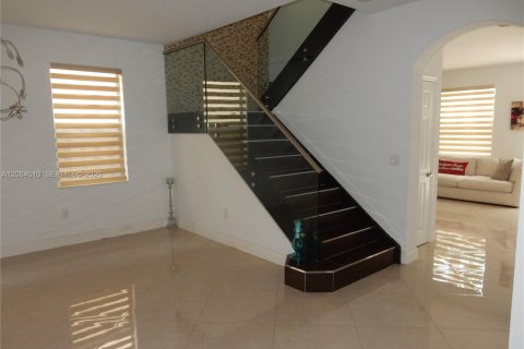 Villa ou maison à vendre à Doral, Floride: 5 chambres, 264.77 m2 № 2068489 - photo 6