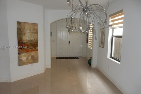 Villa ou maison à vendre à Doral, Floride: 5 chambres, 264.77 m2 № 2068489 - photo 3