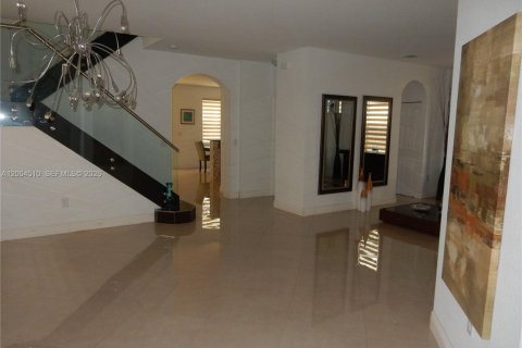 Villa ou maison à vendre à Doral, Floride: 5 chambres, 264.77 m2 № 2068489 - photo 5
