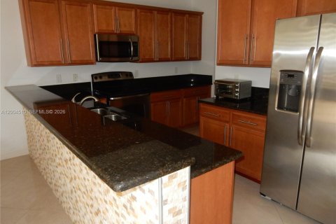 Villa ou maison à vendre à Doral, Floride: 5 chambres, 264.77 m2 № 2068489 - photo 9