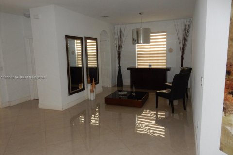 Villa ou maison à vendre à Doral, Floride: 5 chambres, 264.77 m2 № 2068489 - photo 4