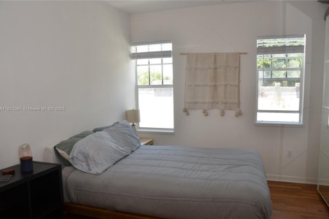 Condo in Miami Beach, Florida, 1 bedroom  № 1929313 - photo 5