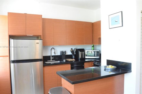 Condo in Miami Beach, Florida, 1 bedroom  № 1929313 - photo 4