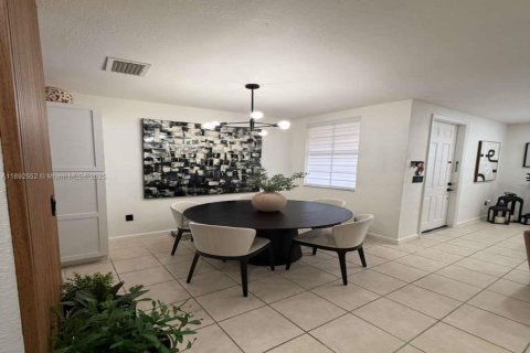 Touwnhouse à vendre à Homestead, Floride: 3 chambres, 108.6 m2 № 1945660 - photo 3