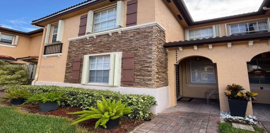 Touwnhouse à Homestead, Floride 3 chambres, 108.6 m2 № 1945660