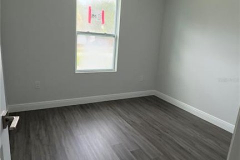 Immobilier commercial à vendre à Port Charlotte, Floride: 6 chambres, 227.98 m2 № 2329084 - photo 9